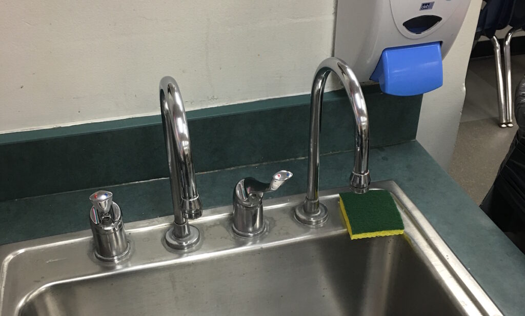 sink with sponge