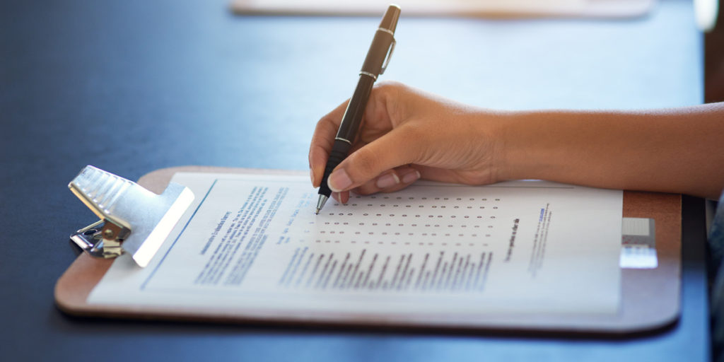 hand with clipboard
